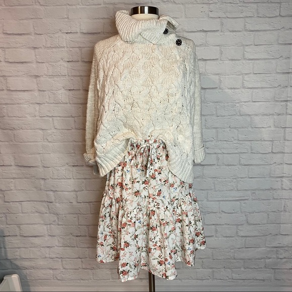 NEW Floral Skirt - Picture 3 of 14